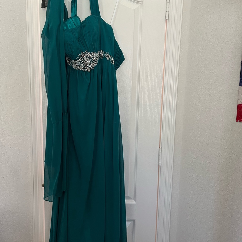Emerald evening gown (small)